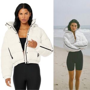 NWT Alo Yoga Aspen Love Puffer Jacket in Ivory Size M